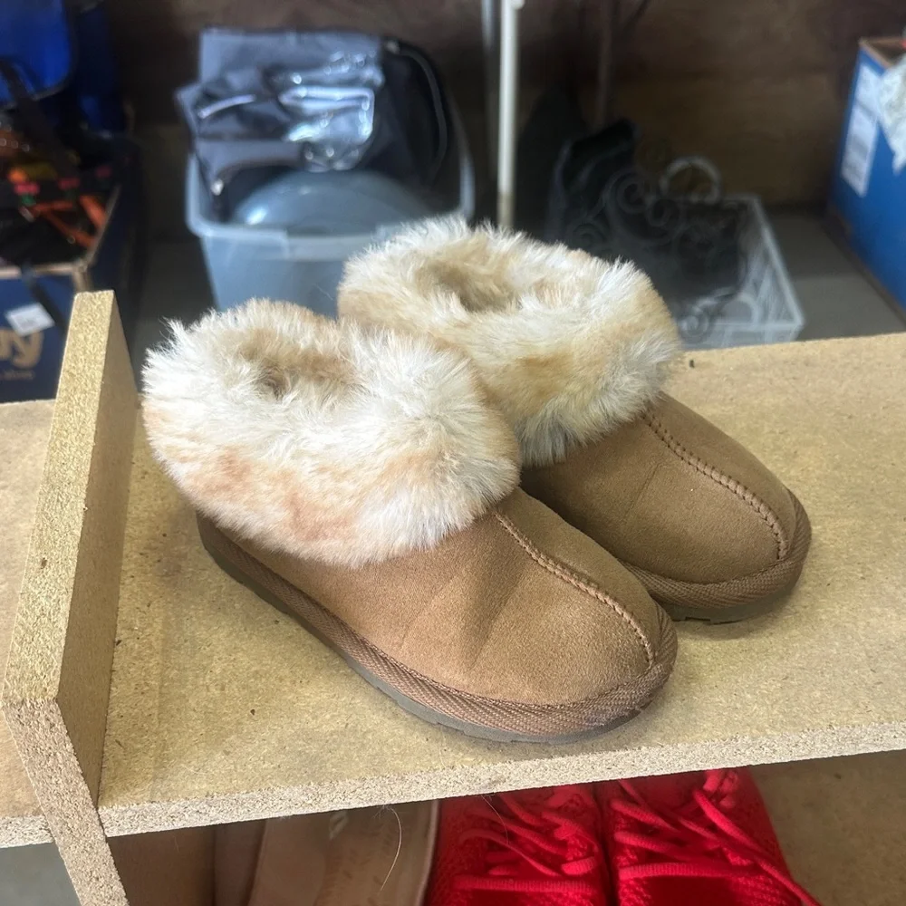 Cozy Tan Kids' Fur-Lined Slippers - Picture 2 of 3